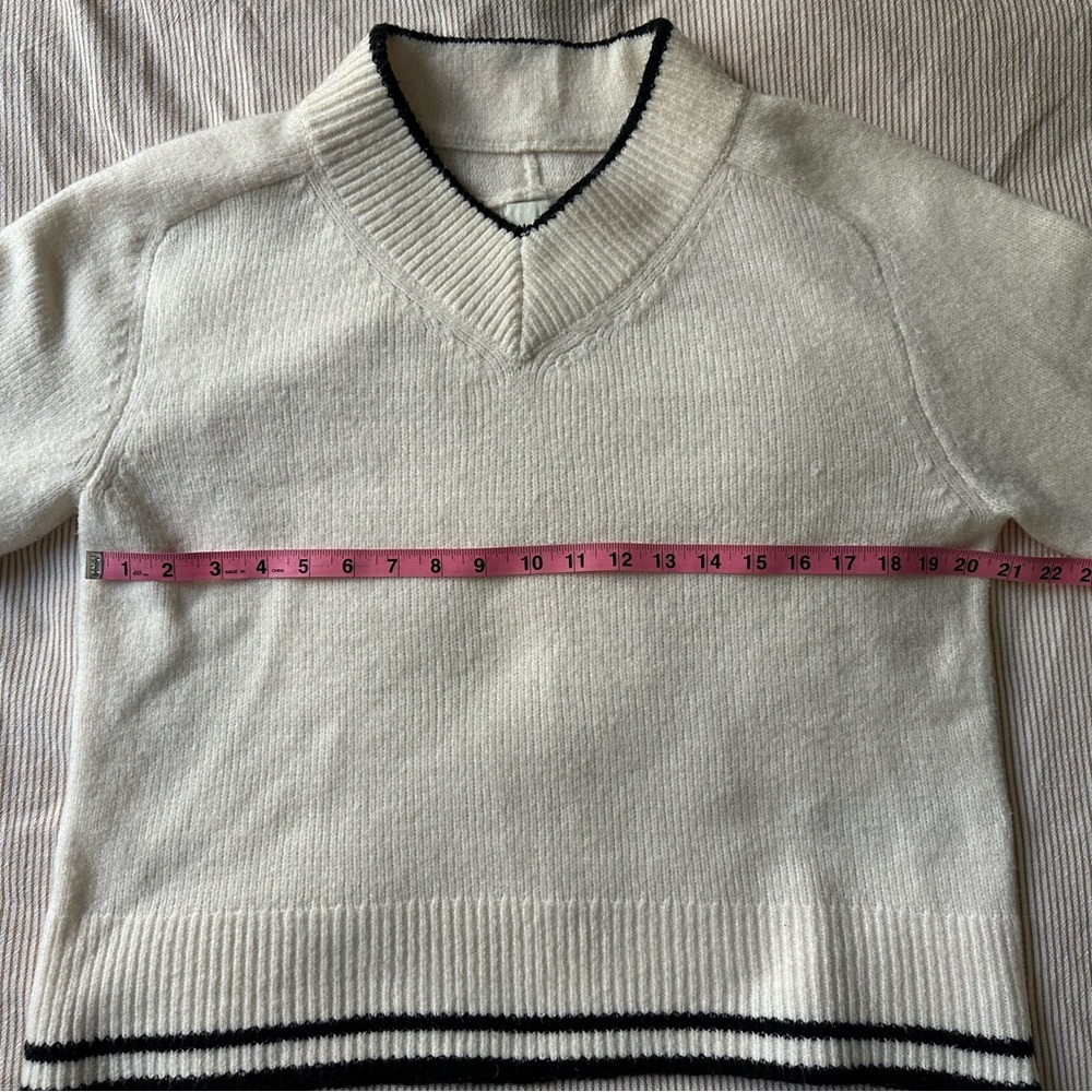Abercrombie & Fitch V-Neck Sweater